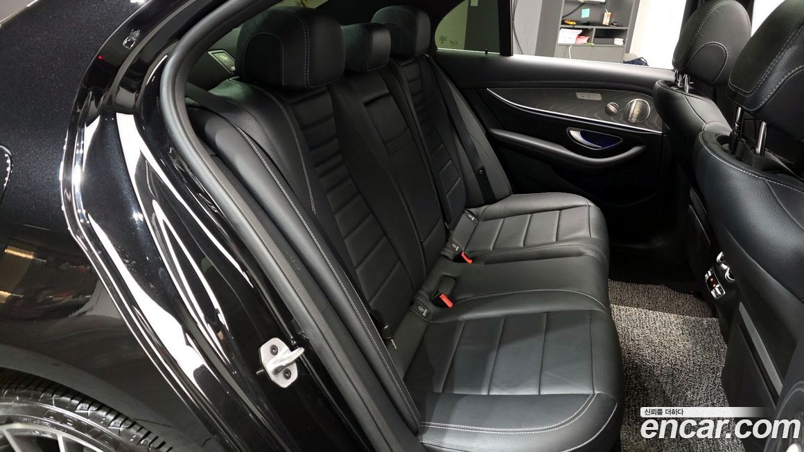 Mercedes-Benz E-Class 2022