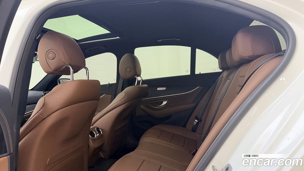 Mercedes-Benz E-Class 2023