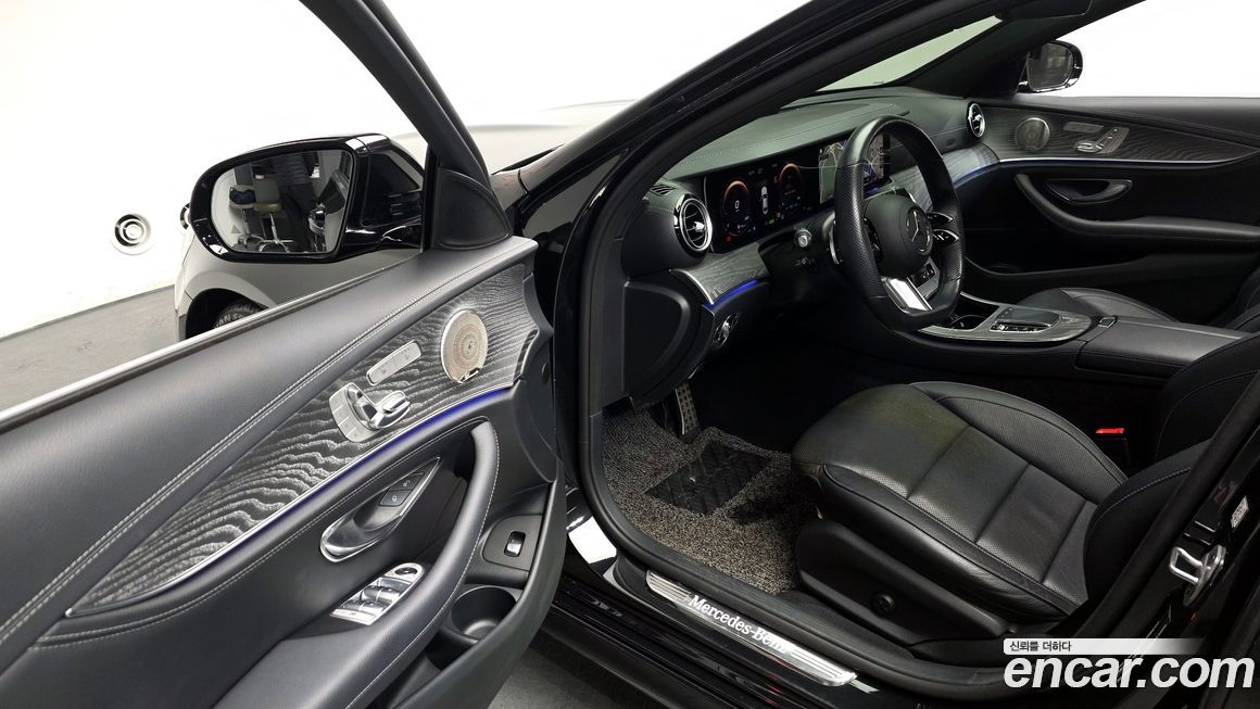 Mercedes-Benz E-Class 2022