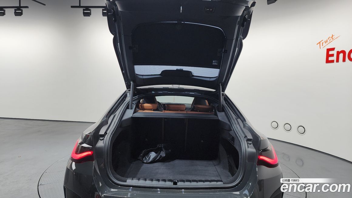 BMW i4 2023