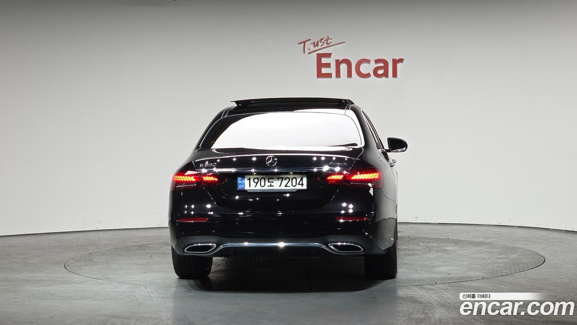 Mercedes-Benz E-Class 2022