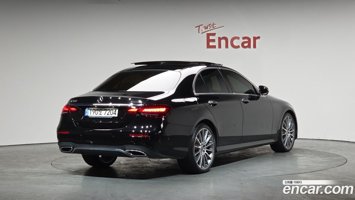 Mercedes-Benz E-Class 2022