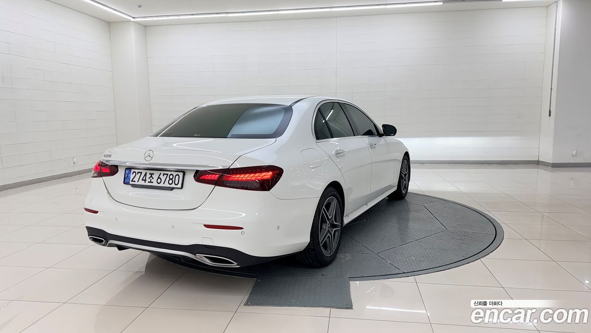 Mercedes-Benz E-Class 2023