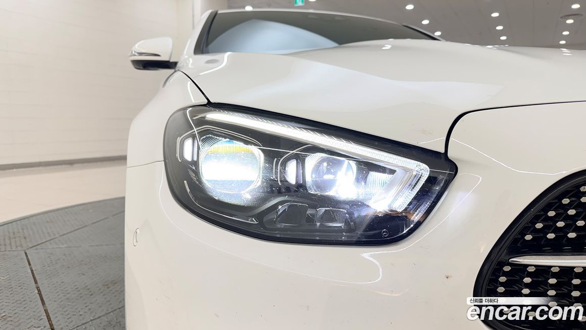 Mercedes-Benz E-Class 2023