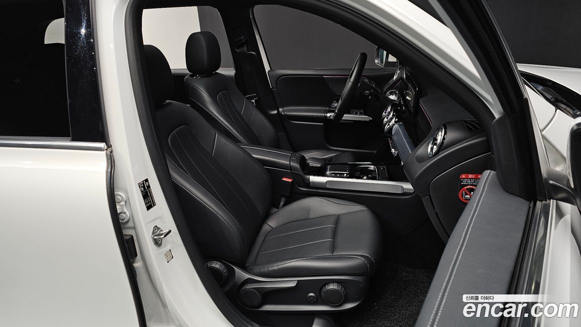 Mercedes-Benz GLB-Class 2022