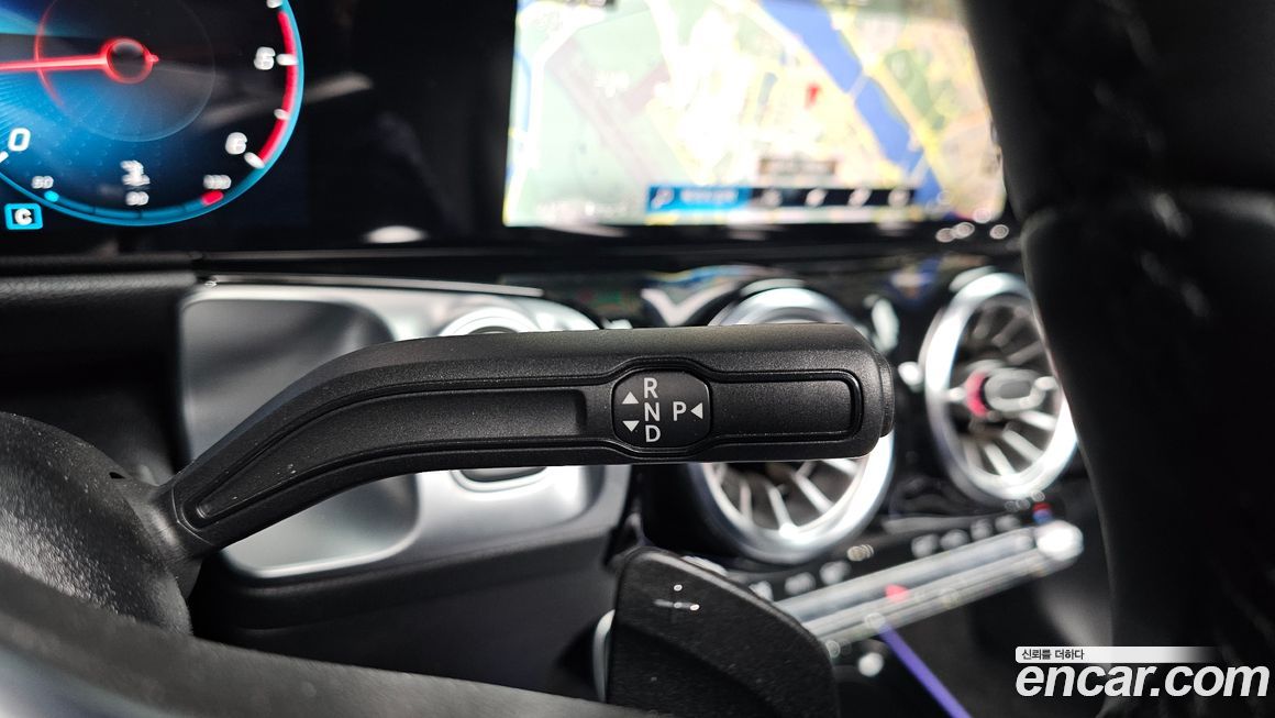 Mercedes-Benz GLB-Class 2022