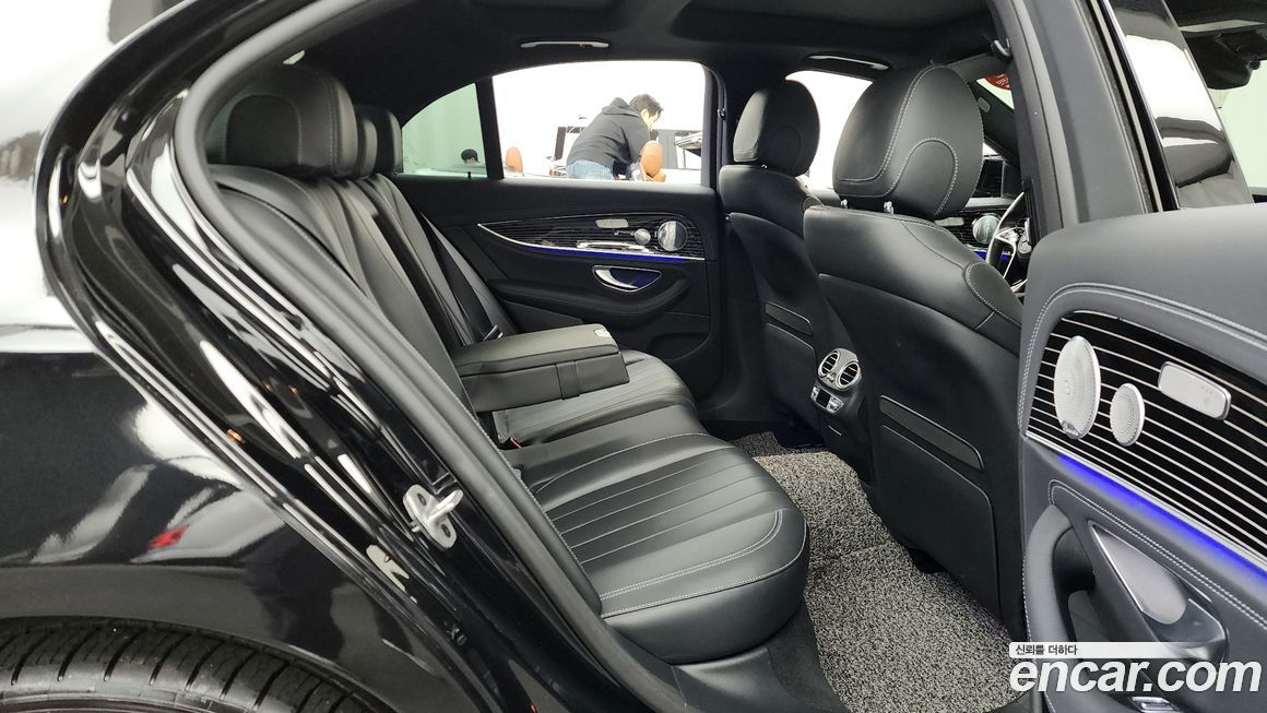 Mercedes-Benz E-Class 2021