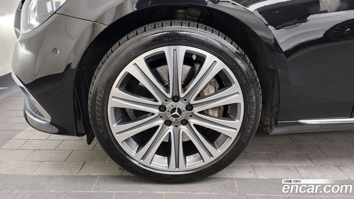 Mercedes-Benz E-Class 2021