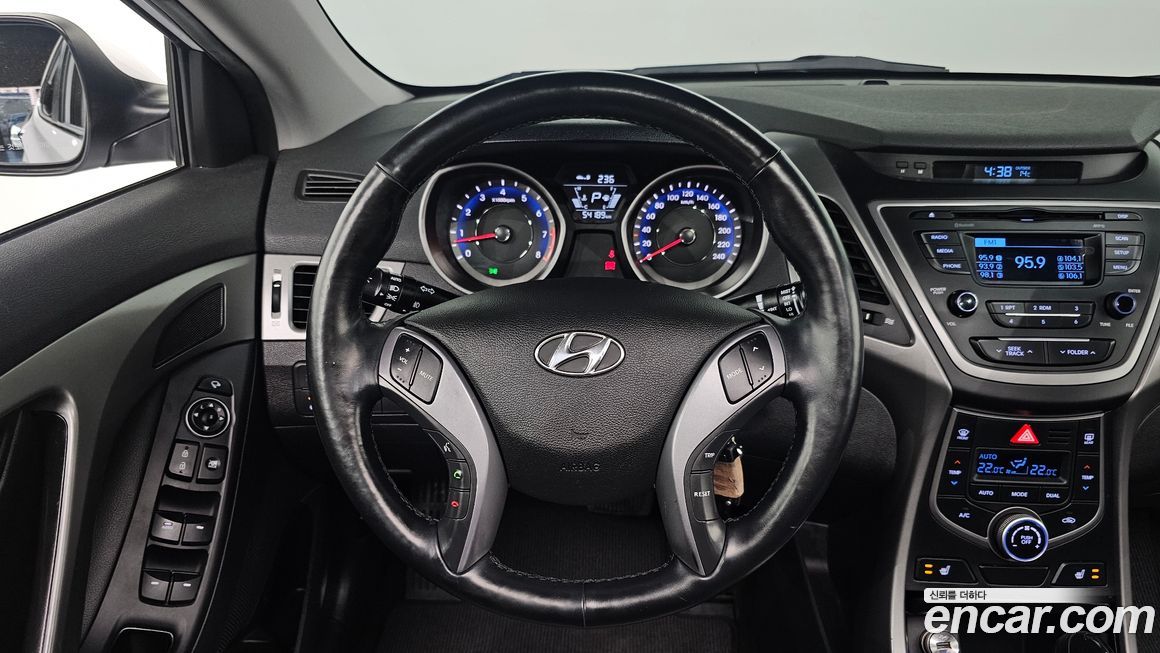Hyundai AVANTE 2015
