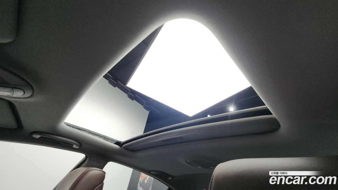 Hyundai Genesis 2012