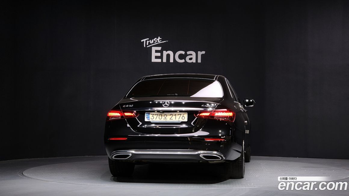 Mercedes-Benz E-Class 2021