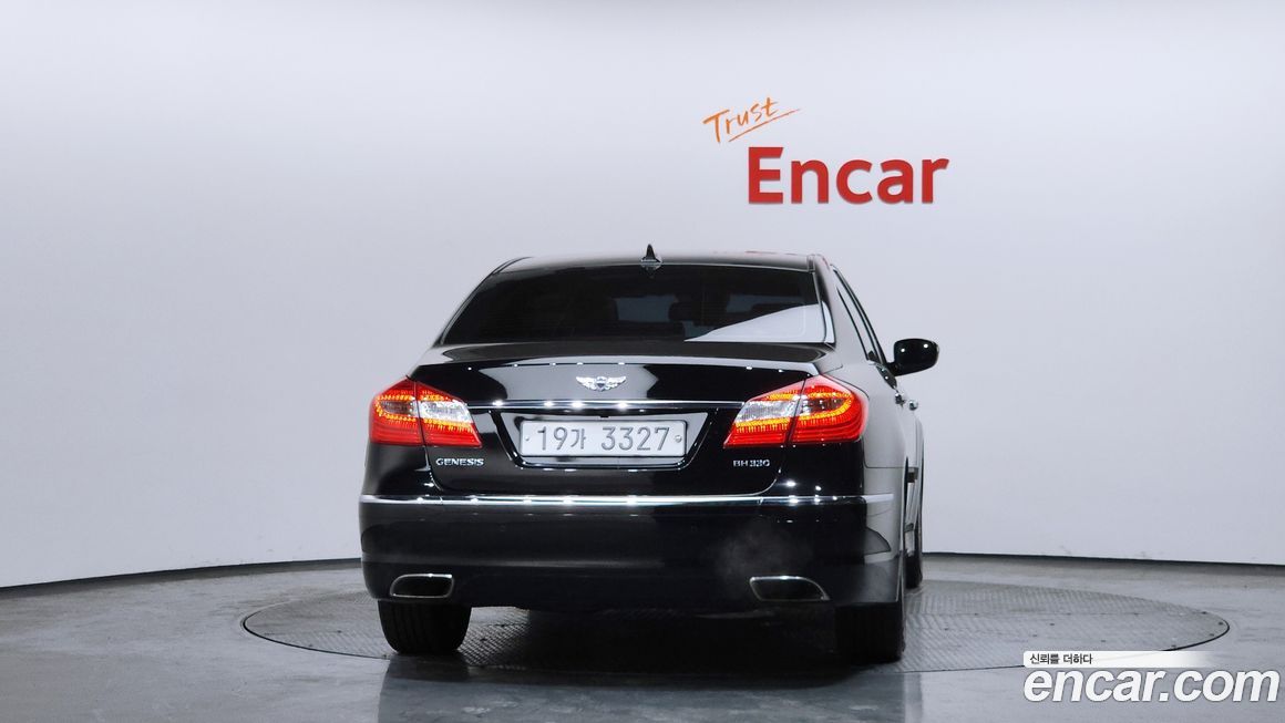 Hyundai Genesis 2012