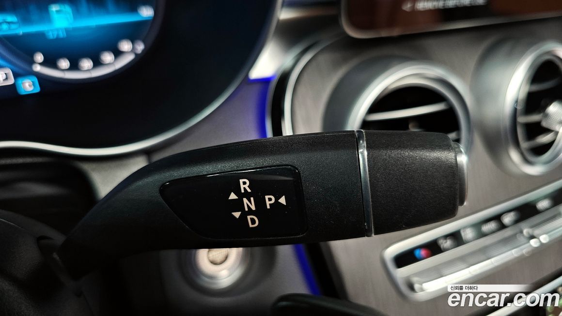 Mercedes-Benz GLC-Class 2022