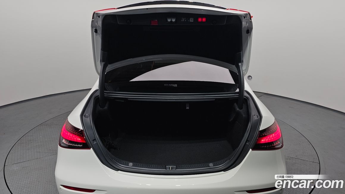 Mercedes-Benz E-Class 2023