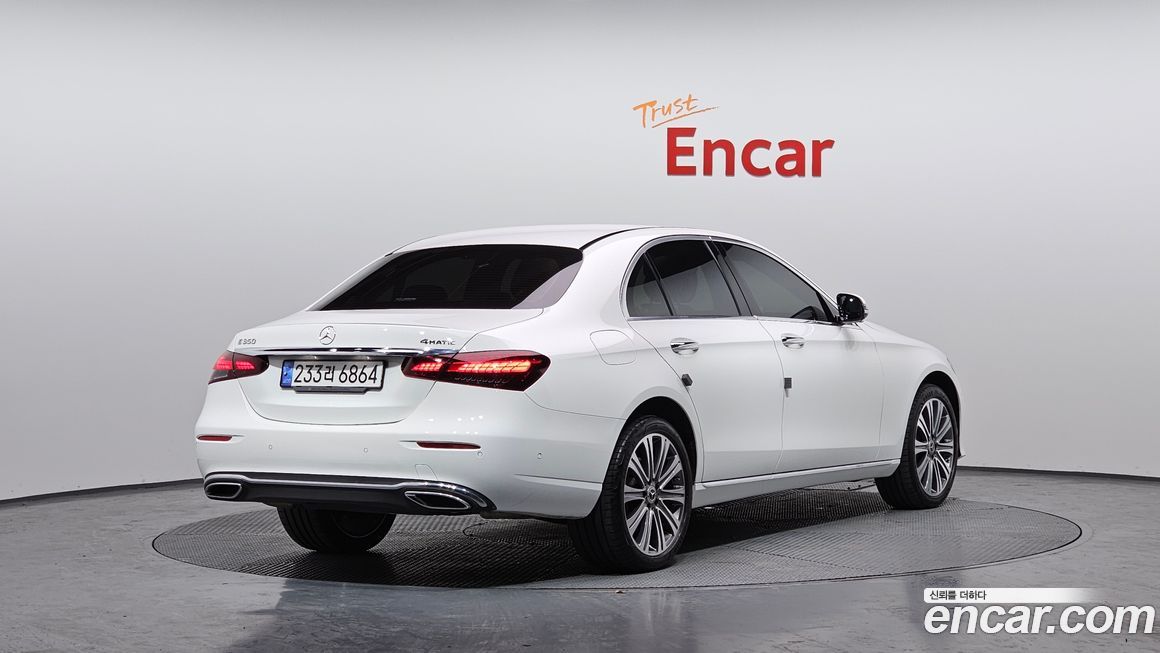 Mercedes-Benz E-Class 2023