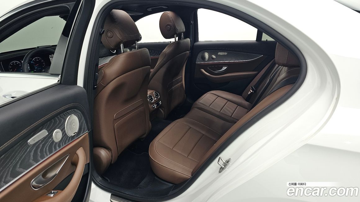 Mercedes-Benz E-Class 2023