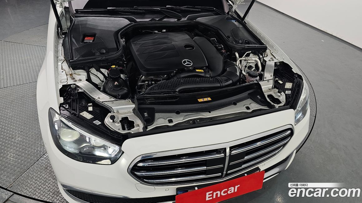 Mercedes-Benz E-Class 2023