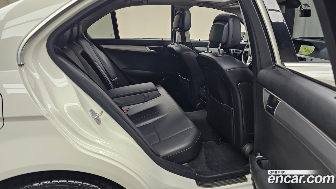 Mercedes-Benz C-Class 2012
