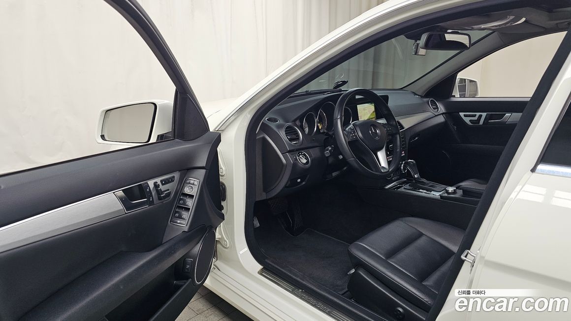 Mercedes-Benz C-Class 2012