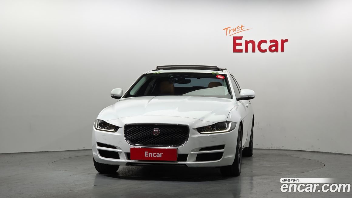 Jaguar XE 2019
