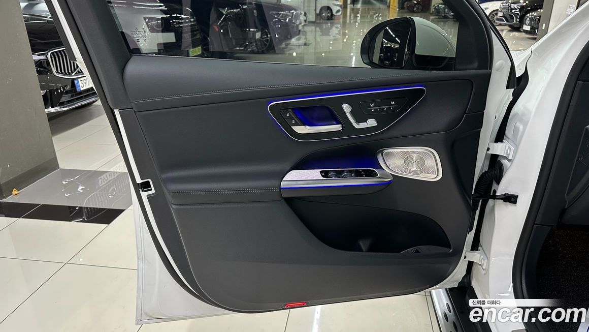 Mercedes-Benz GLC-Class 2025