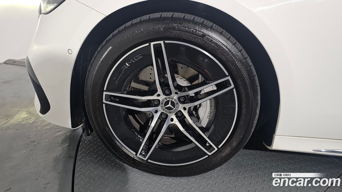 Mercedes-Benz E-Class 2025