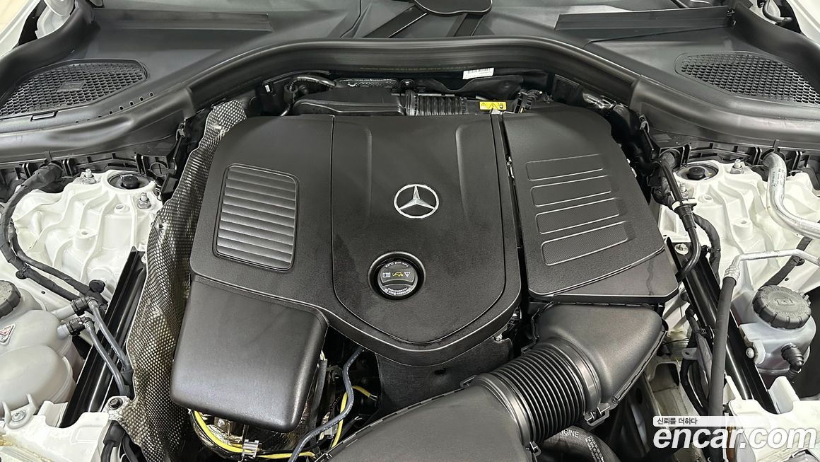 Mercedes-Benz GLC-Class 2025