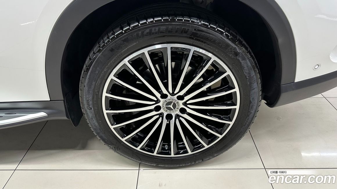 Mercedes-Benz GLC-Class 2025