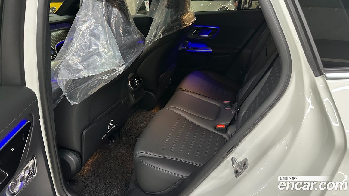 Mercedes-Benz GLC-Class 2025
