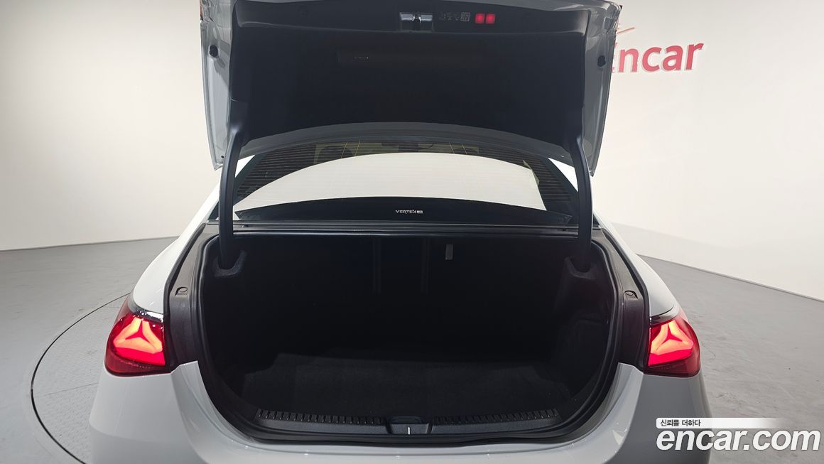 Mercedes-Benz E-Class 2025