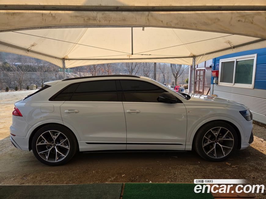 Audi Q8 2023