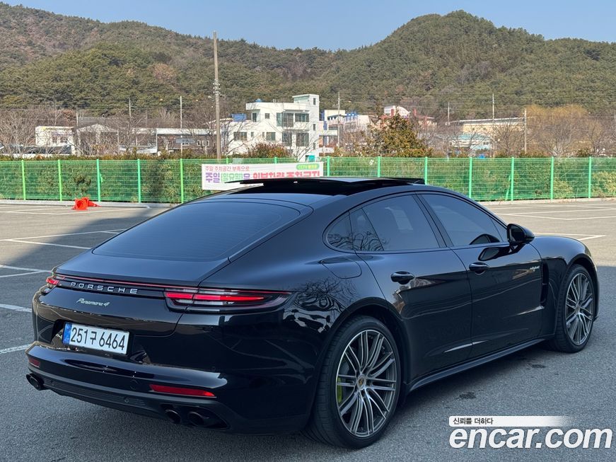 Porsche Panamera 2019