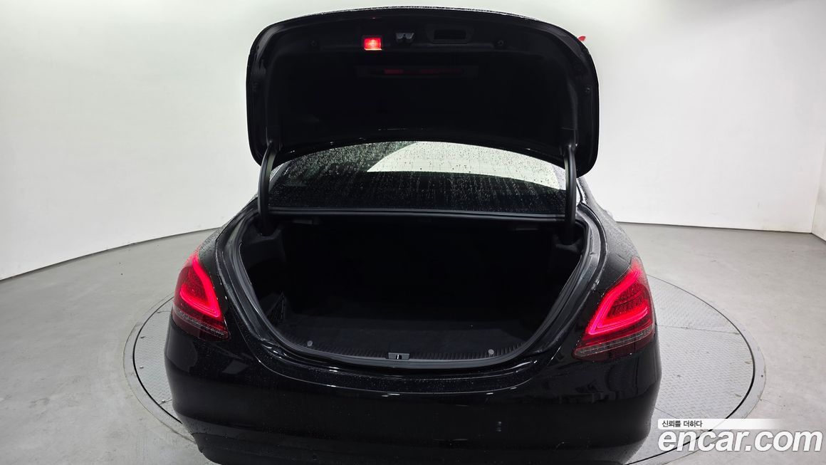 Mercedes-Benz C-Class 2019