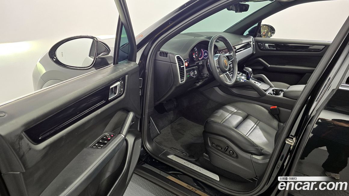 Porsche Cayenne 2023