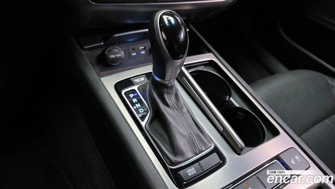 Hyundai Genesis 2015