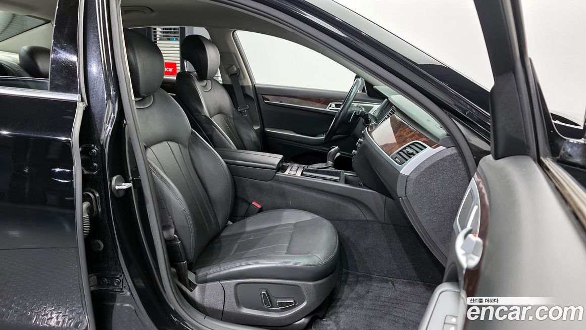 Hyundai Genesis 2015