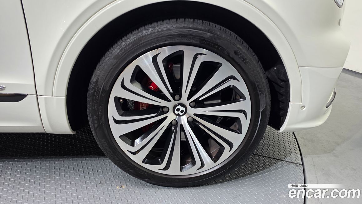 Bentley Bentayga 2021