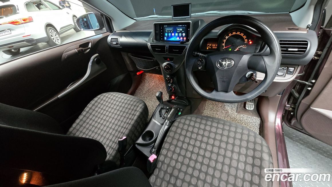 Toyota iQ 2010