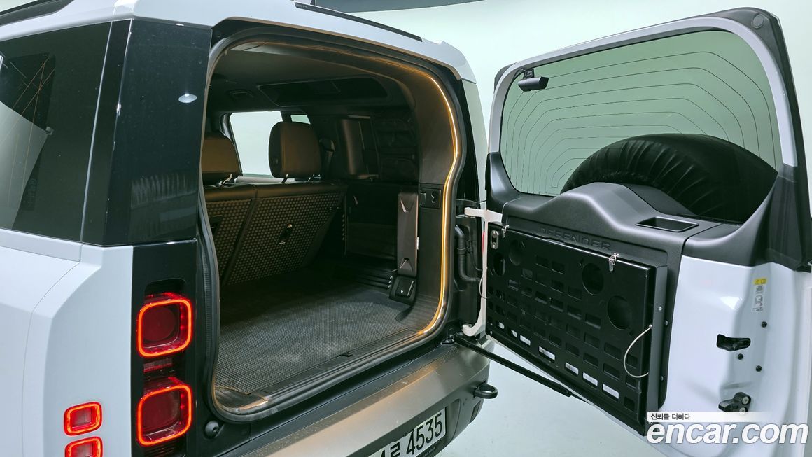 Land Rover Defender 2022