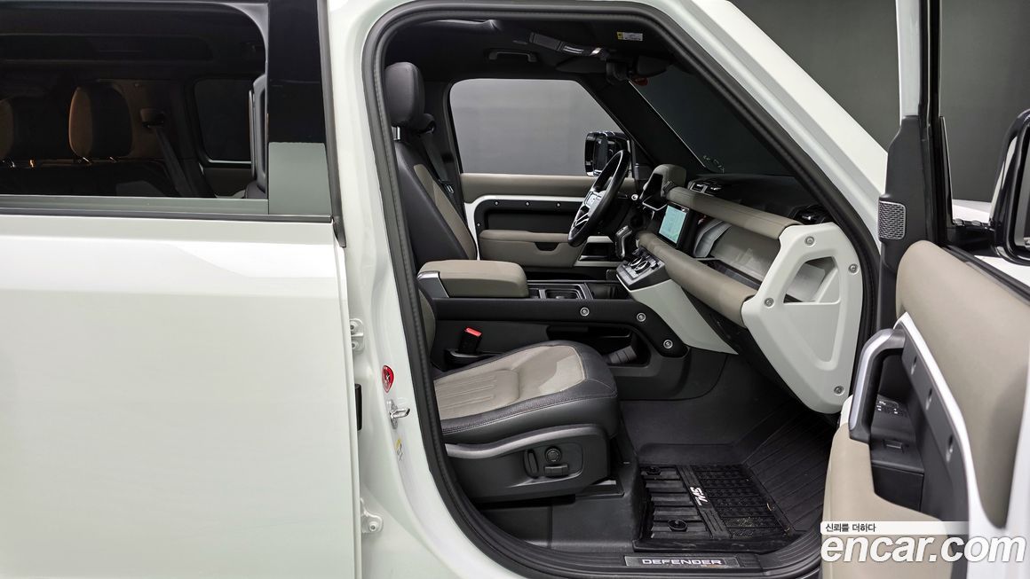Land Rover Defender 2022