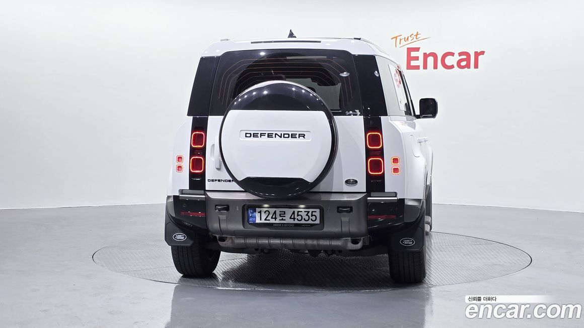Land Rover Defender 2022