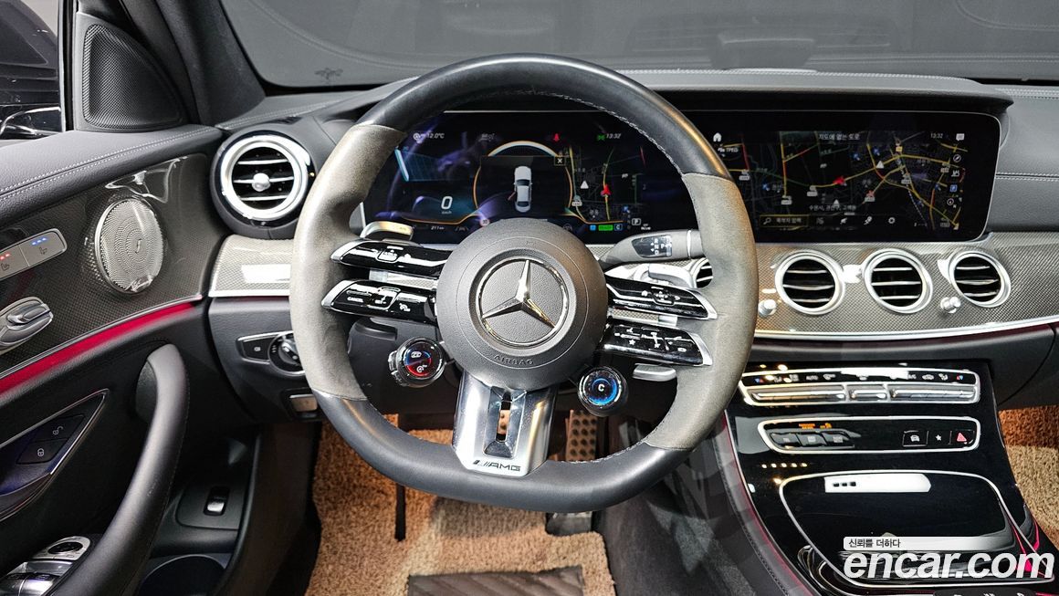 Mercedes-Benz E-Class 2022