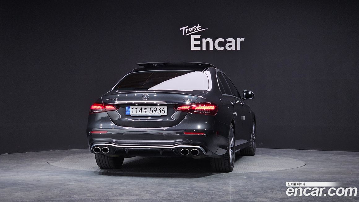 Mercedes-Benz E-Class 2022
