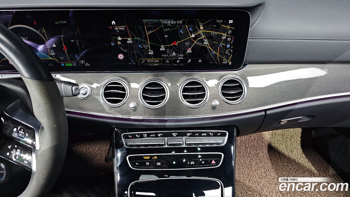 Mercedes-Benz E-Class 2022