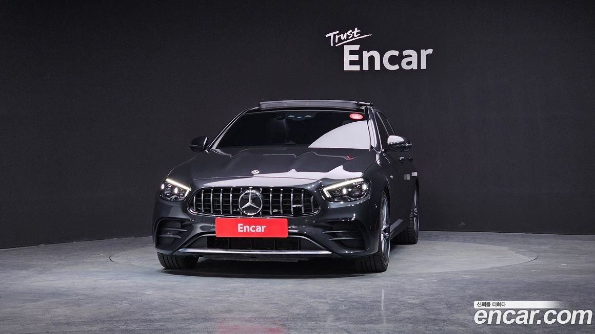 Mercedes-Benz E-Class 2022