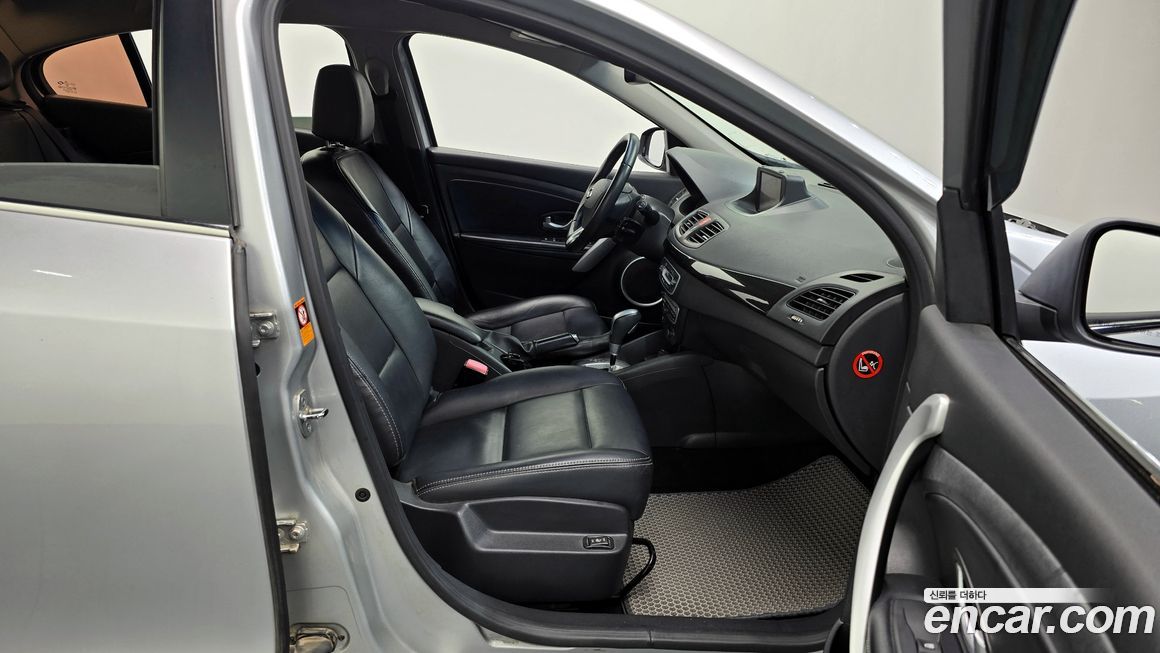 Renault-KoreaSamsung SM3 2011