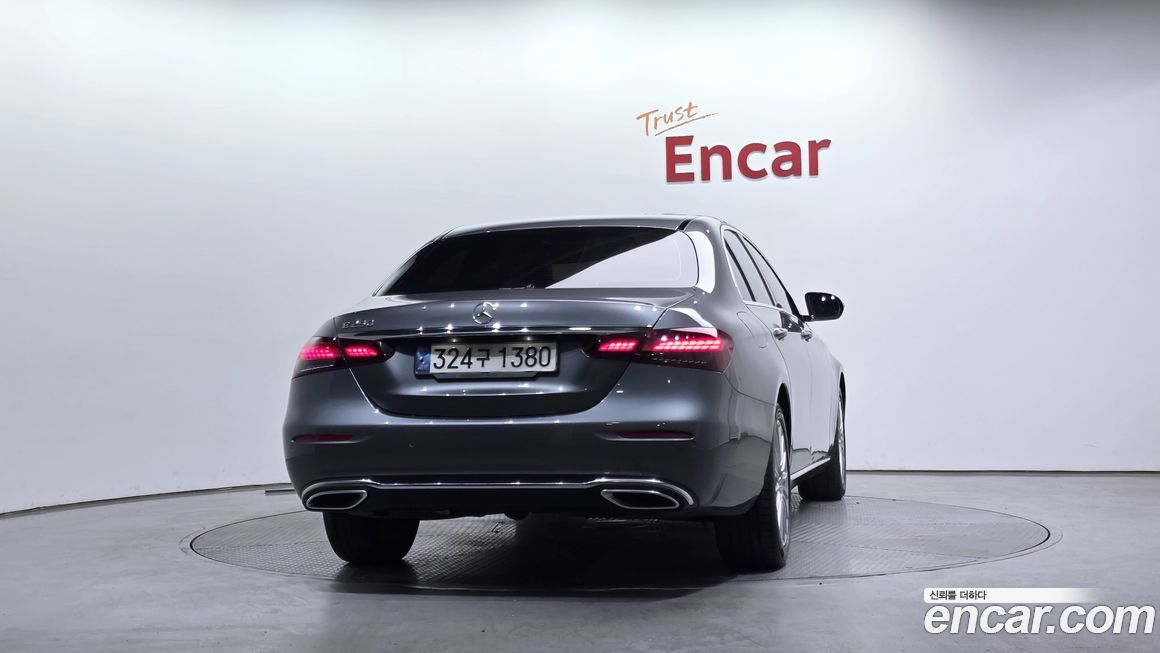 Mercedes-Benz E-Class 2021