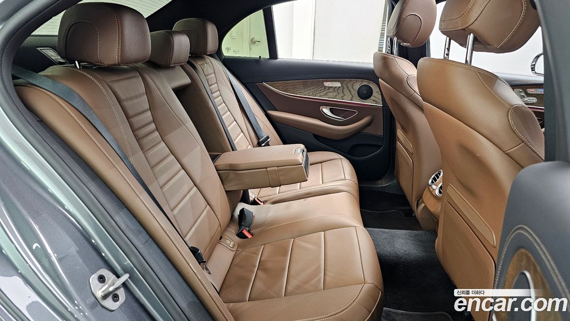 Mercedes-Benz E-Class 2021