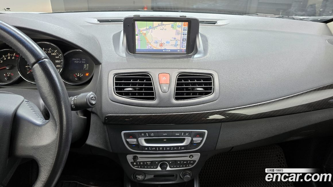 Renault-KoreaSamsung SM3 2011