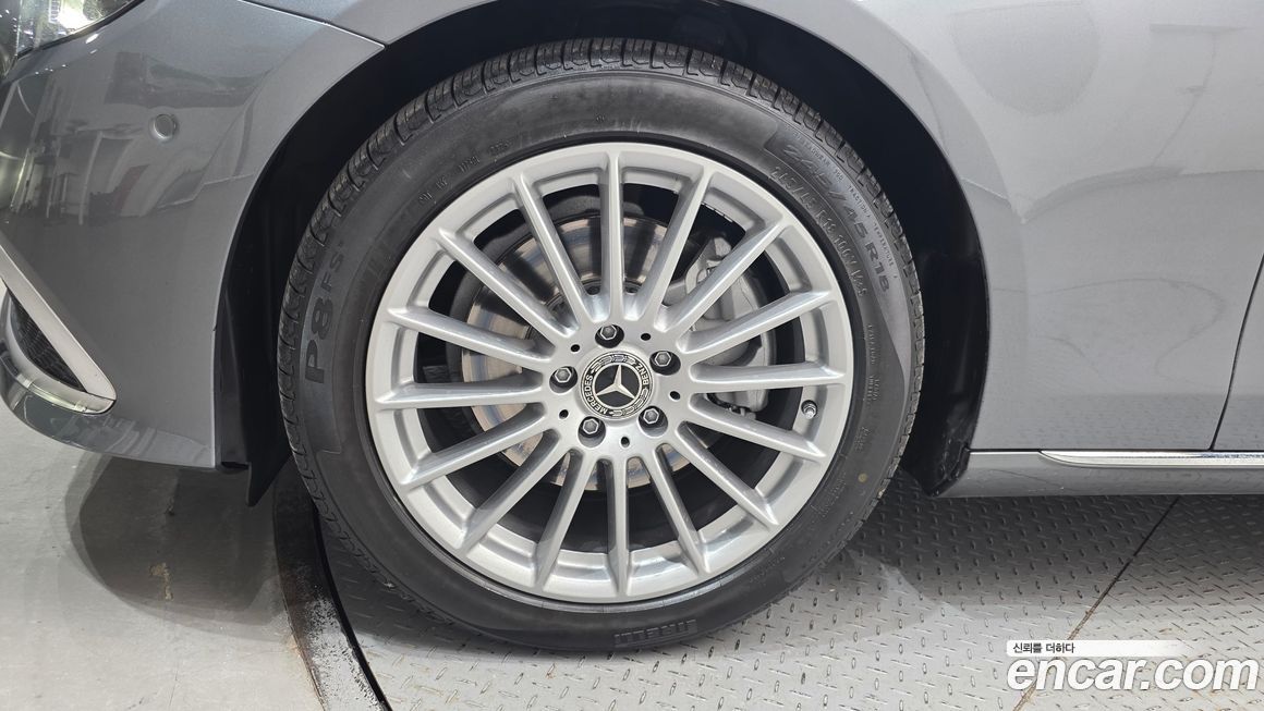 Mercedes-Benz E-Class 2021